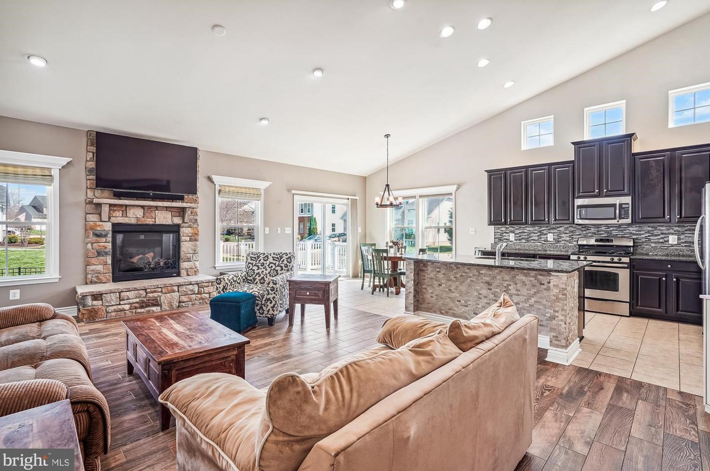 9213 Harbor Ct, Warrenton, VA 20187-2406
