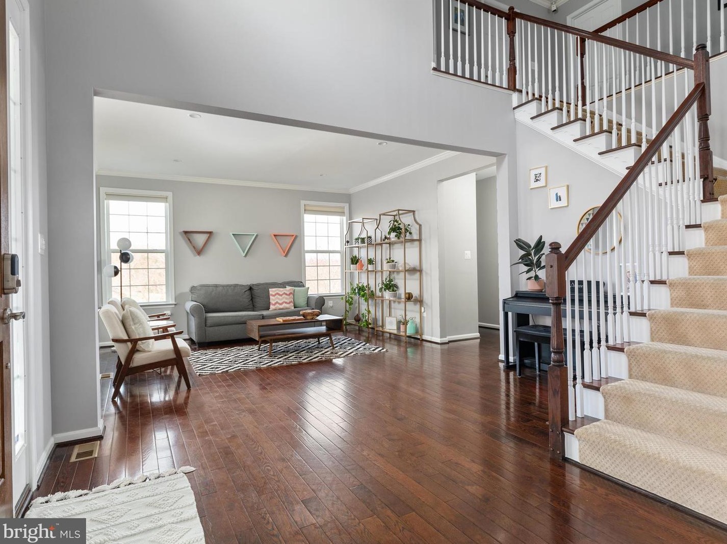 8064 Side Hill Dr, Warrenton, VA 20187-9213