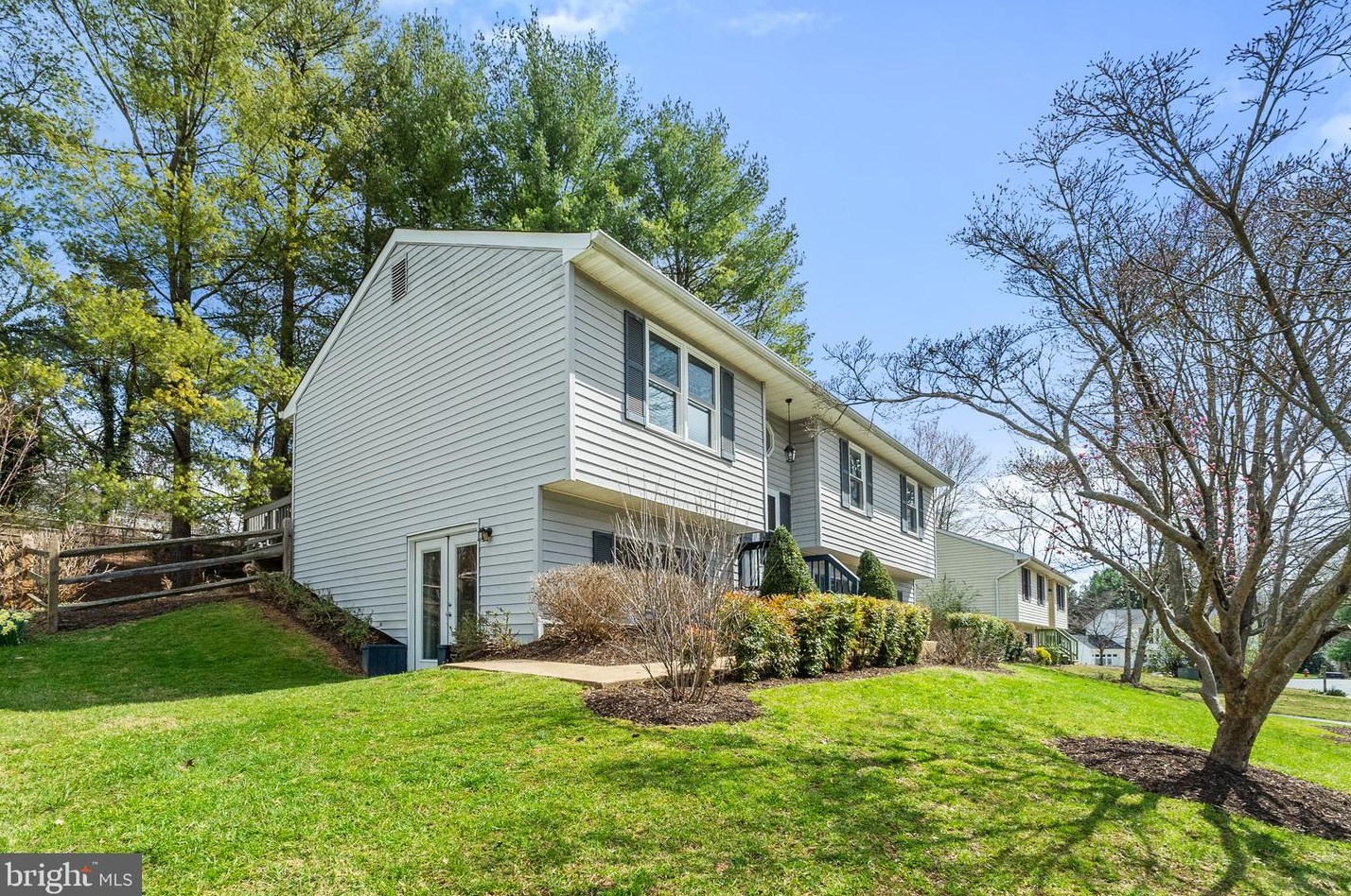 39 Fishback Ct, Warrenton, VA 20186-2900