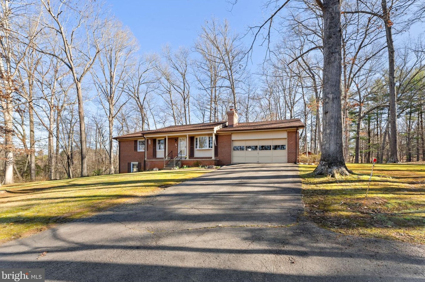 9289 Lees Ridge Rd, Warrenton, VA 20186-8663