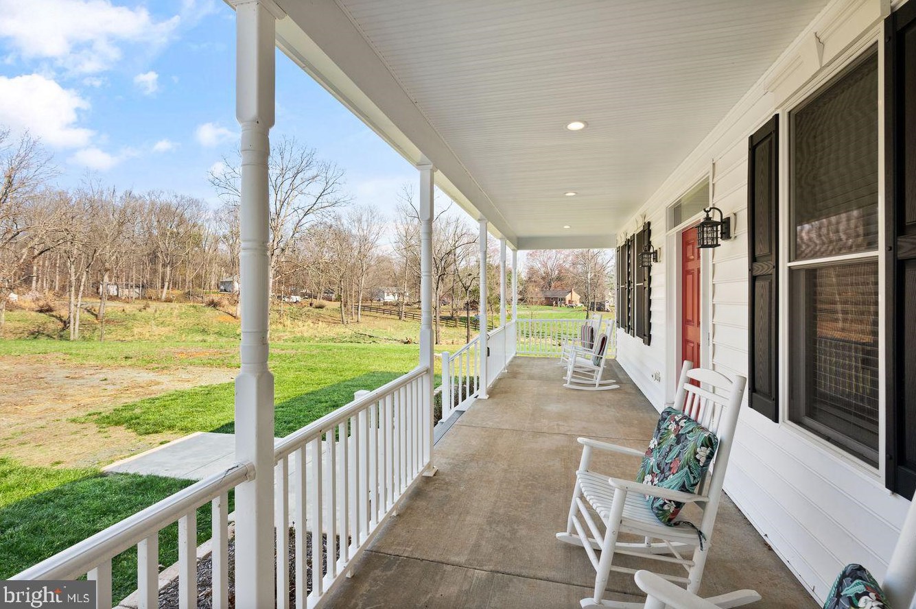 5654 Creekside Xing, Warrenton, VA 20187-8812