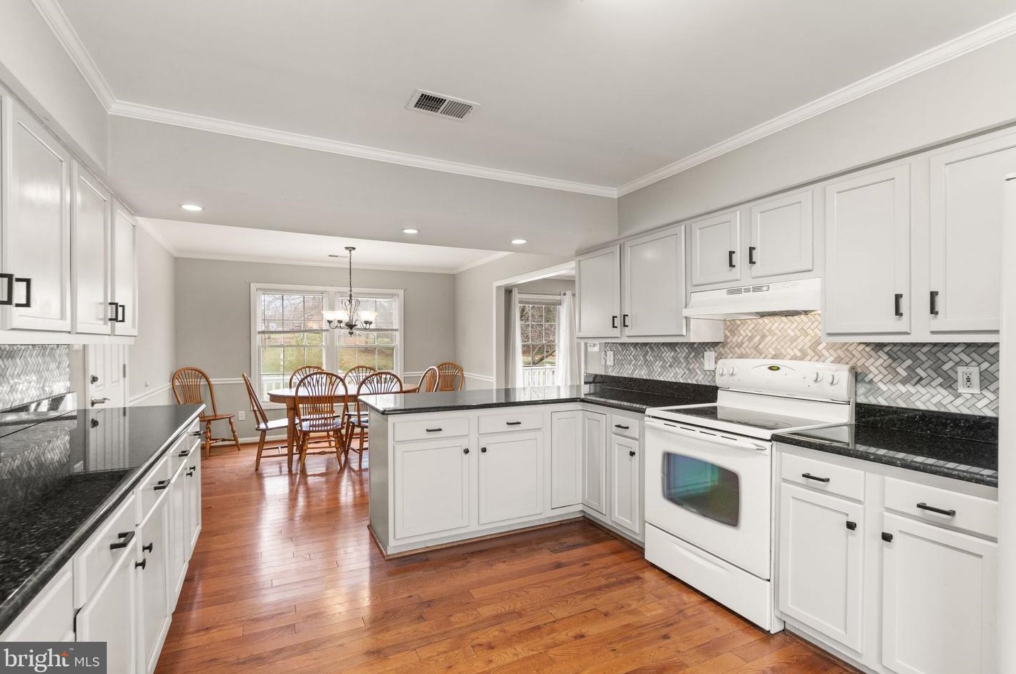 7312 Marr Dr, Warrenton VA  20187-2226 exterior