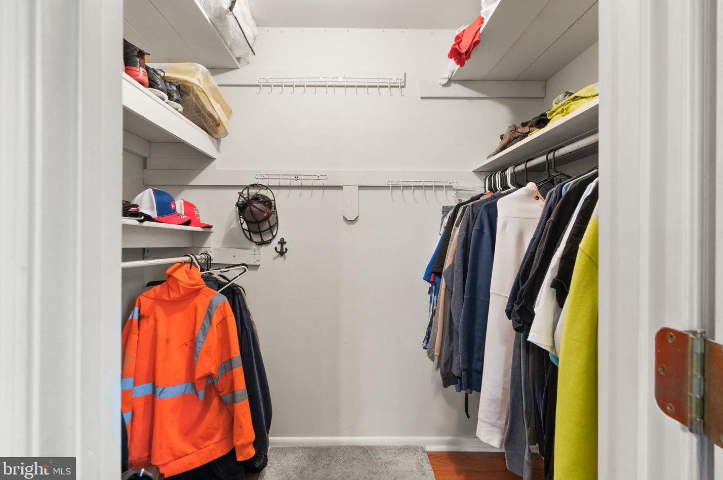 7312 Marr Dr, Warrenton VA  20187-2226 exterior