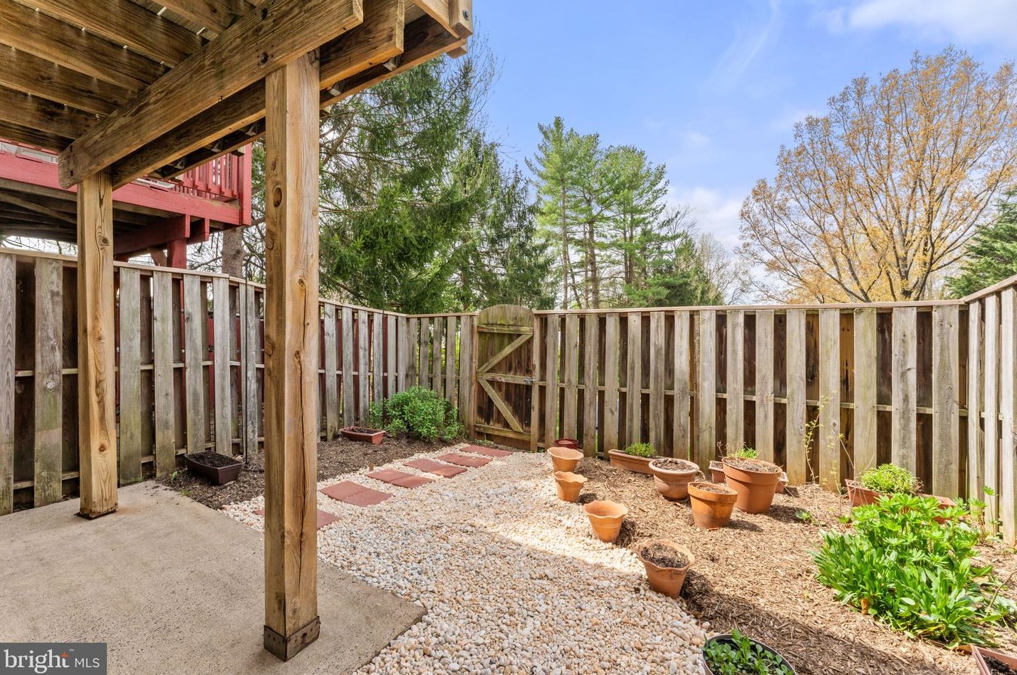 388 Falmouth St, Warrenton VA  20186-3633 exterior