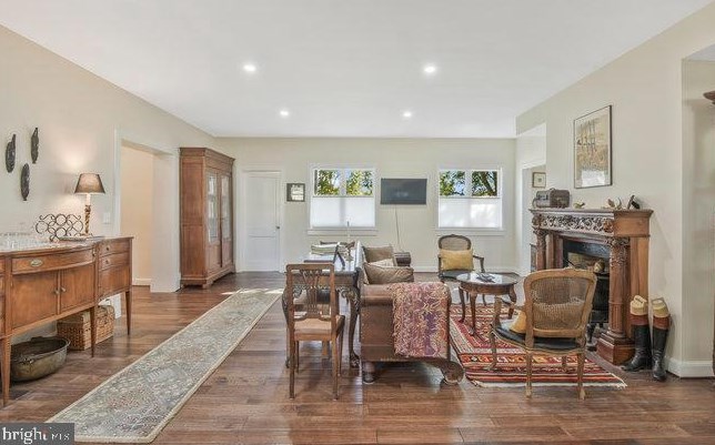 6537 Main, The Plains, VA 20198