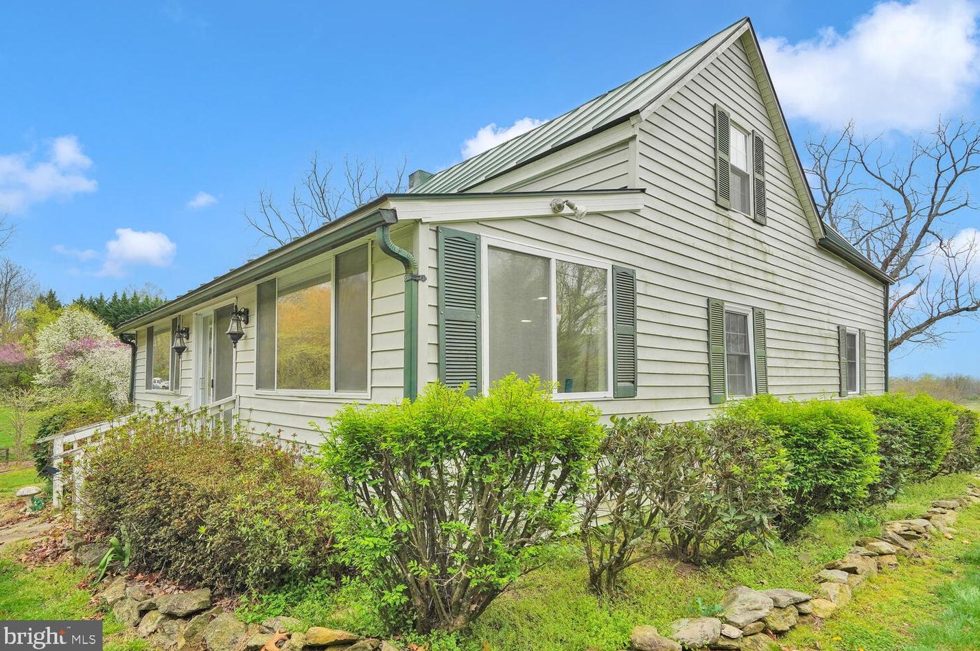 10396 Ada Rd, Marshall, VA 20115