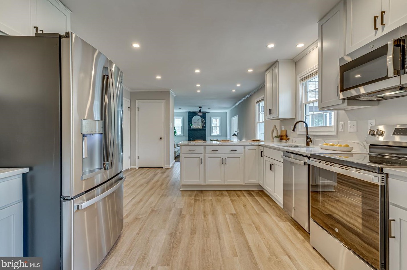 7374 Cedar Run Dr, Warrenton, VA 20187-2247