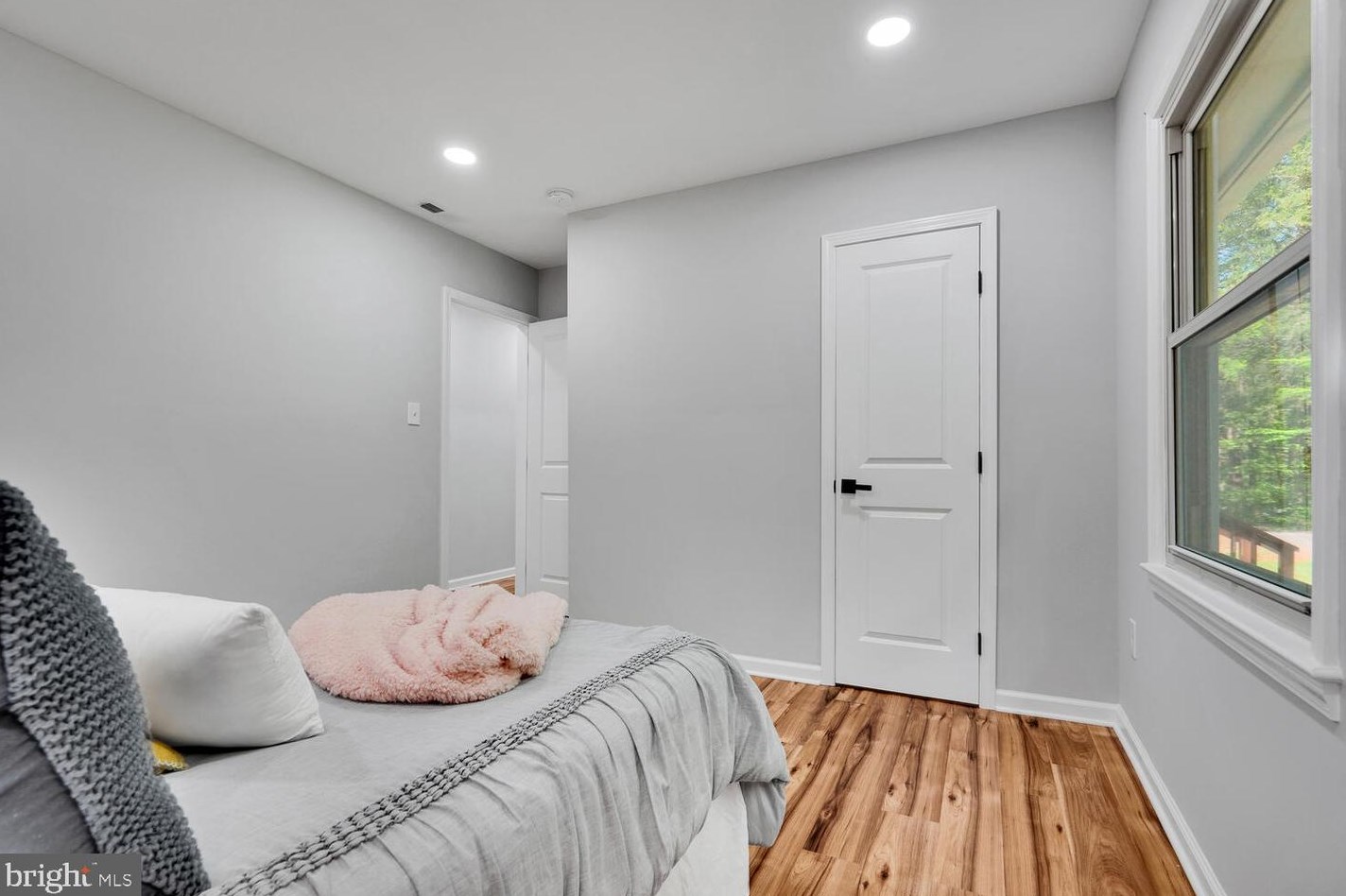 8352 Kines Rd, Warrenton VA  20187-8316 exterior