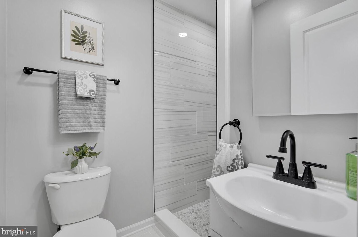 8352 Kines Rd, Warrenton VA  20187-8316 exterior