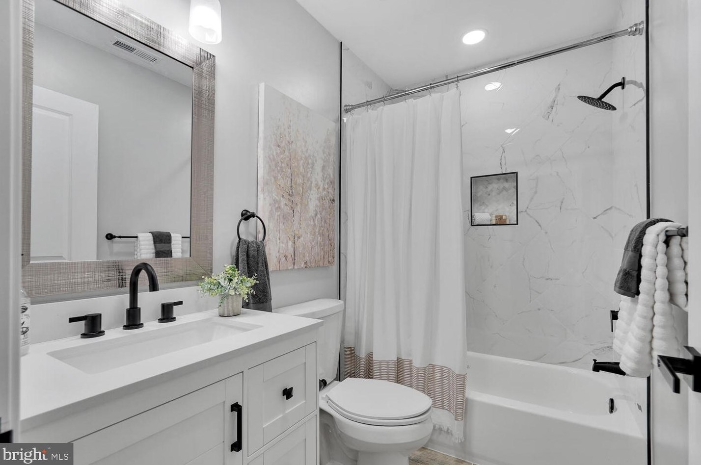 8352 Kines Rd, Warrenton VA  20187-8316 exterior