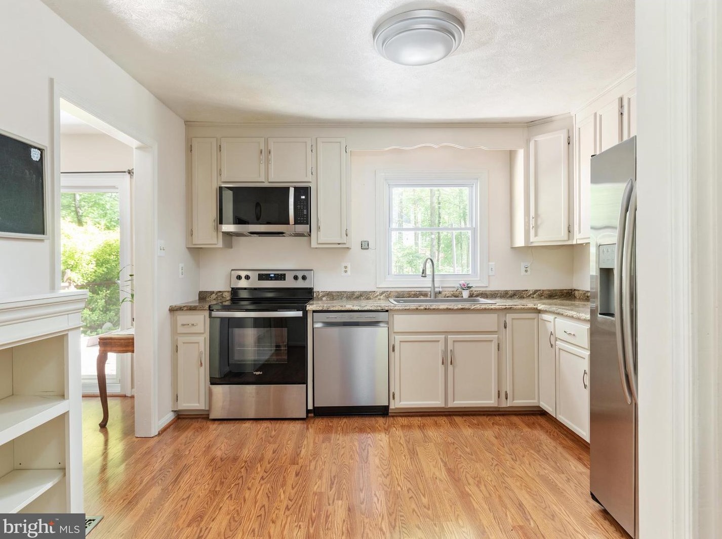 6285 Ghadban Ct, Warrenton VA  20187-7916 exterior