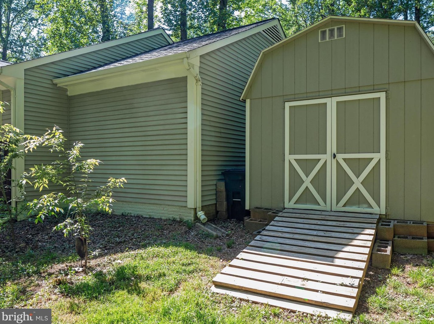 6285 Ghadban Ct, Warrenton VA  20187-7916 exterior