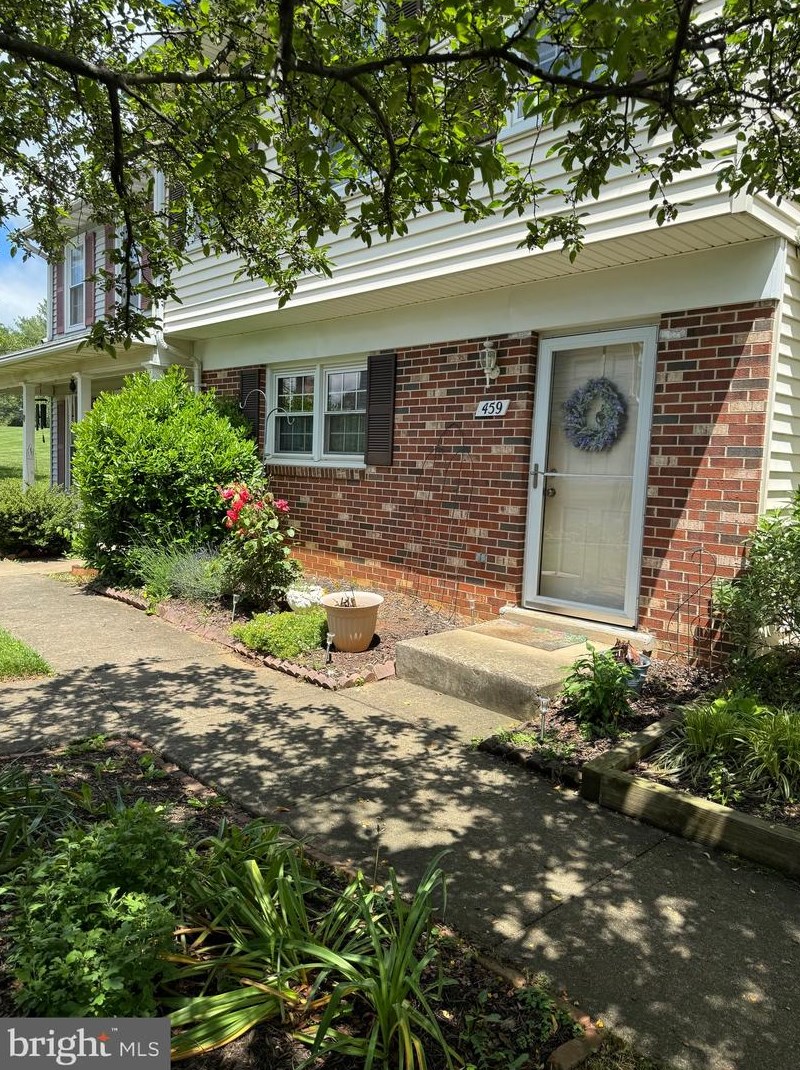 459 Denning Ct, Warrenton, VA 20186-2082
