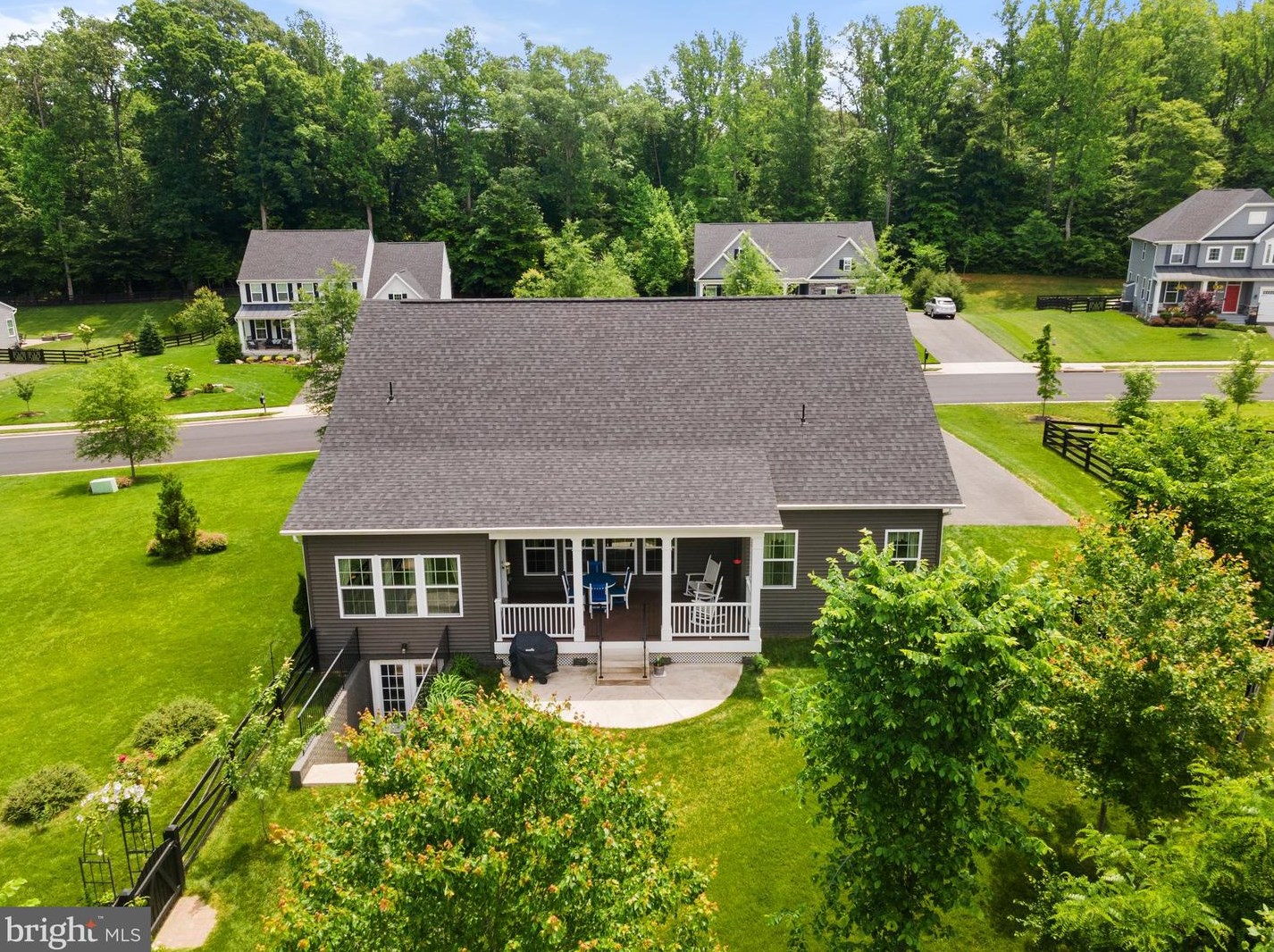 6490 Bob White Dr, Warrenton VA  20187-4705 exterior