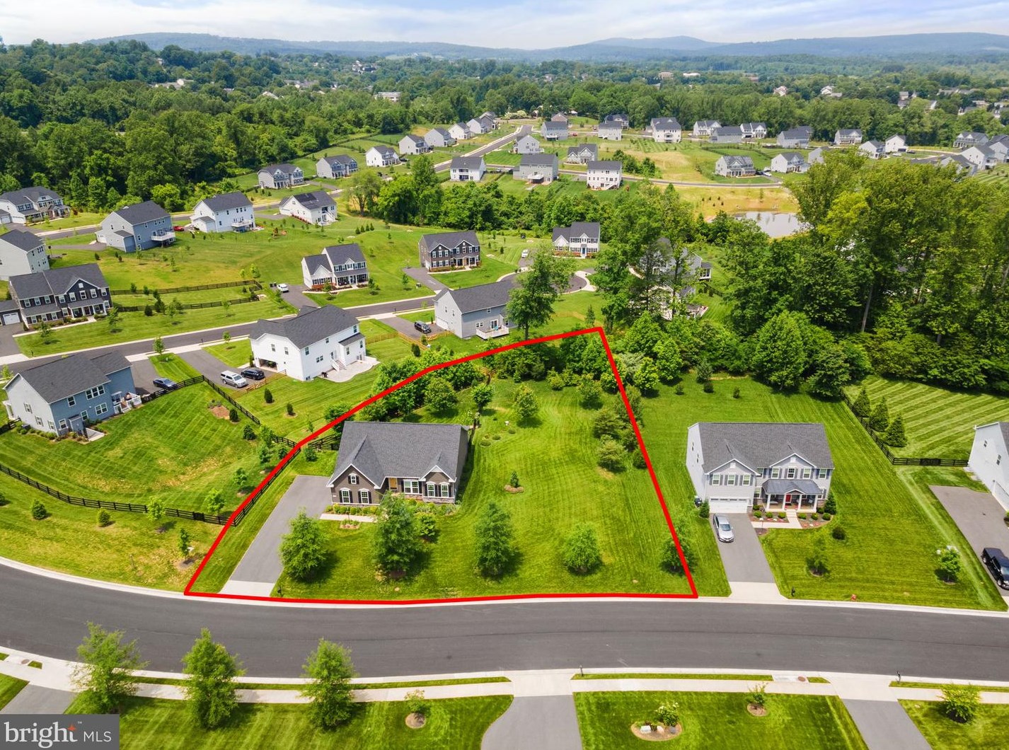 6490 Bob White Dr, Warrenton VA  20187-4705 exterior