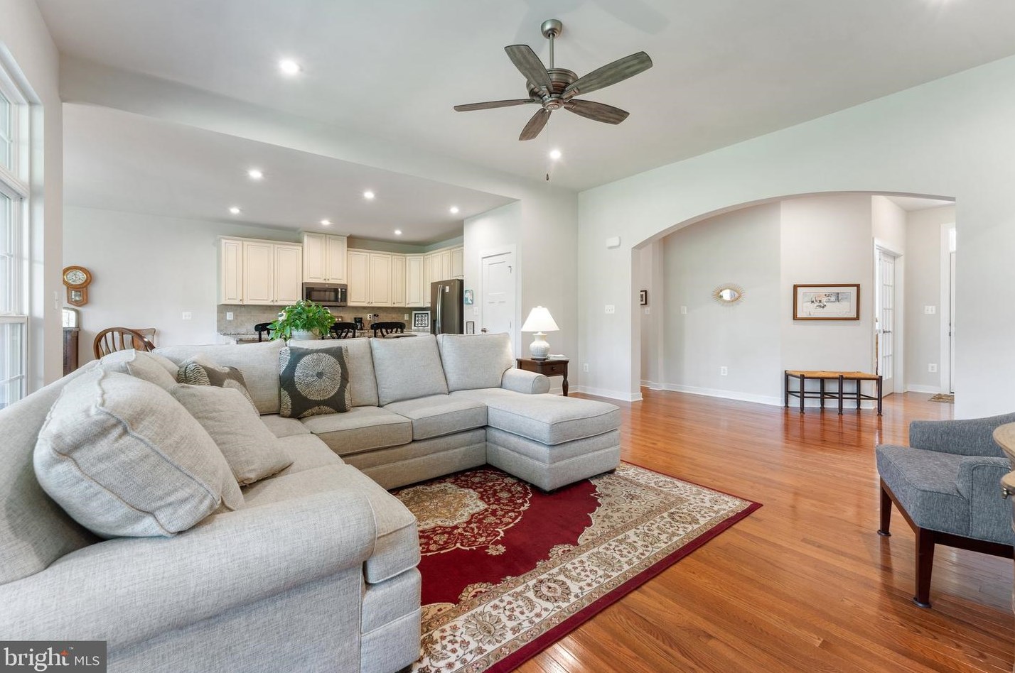 6490 Bob White Dr, Warrenton VA  20187-4705 exterior