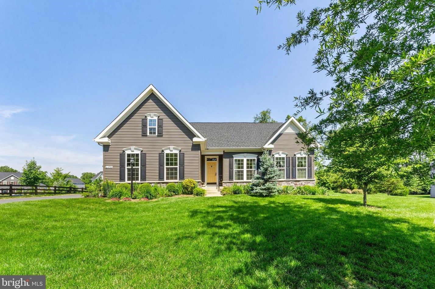 6490 Bob White Dr, Warrenton, VA 20187-4705