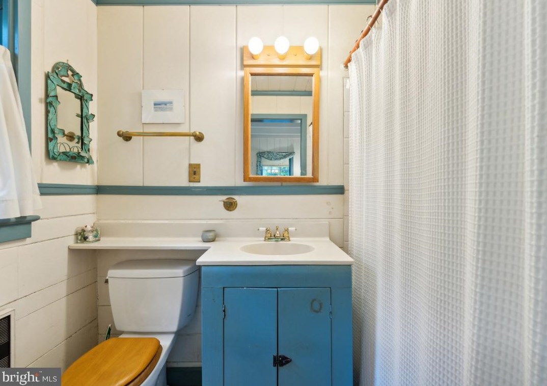 6361 Pilgrims Rst Rd, Warrenton VA  20187-2850 exterior