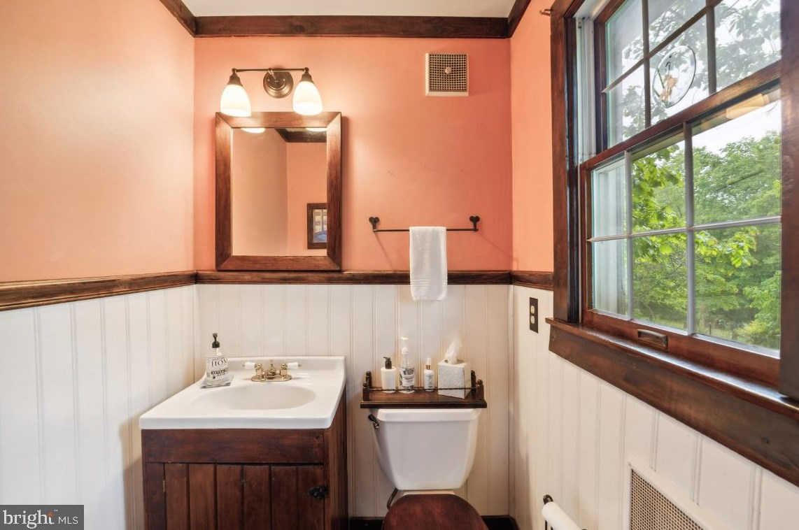 6361 Pilgrims Rst Rd, Warrenton VA  20187-2850 exterior