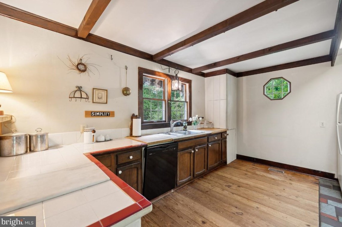 6361 Pilgrims Rst Rd, Warrenton VA  20187-2850 exterior