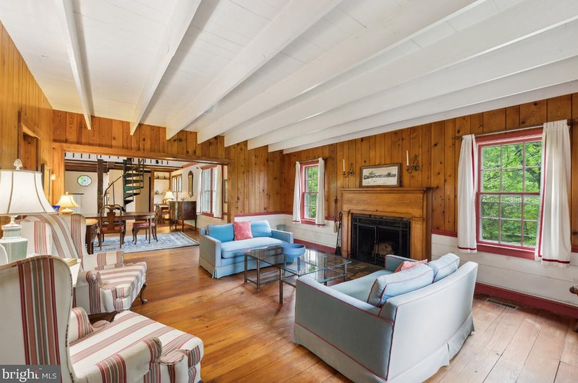 6361 Pilgrims Rest Rd, Warrenton, VA 20187-2850