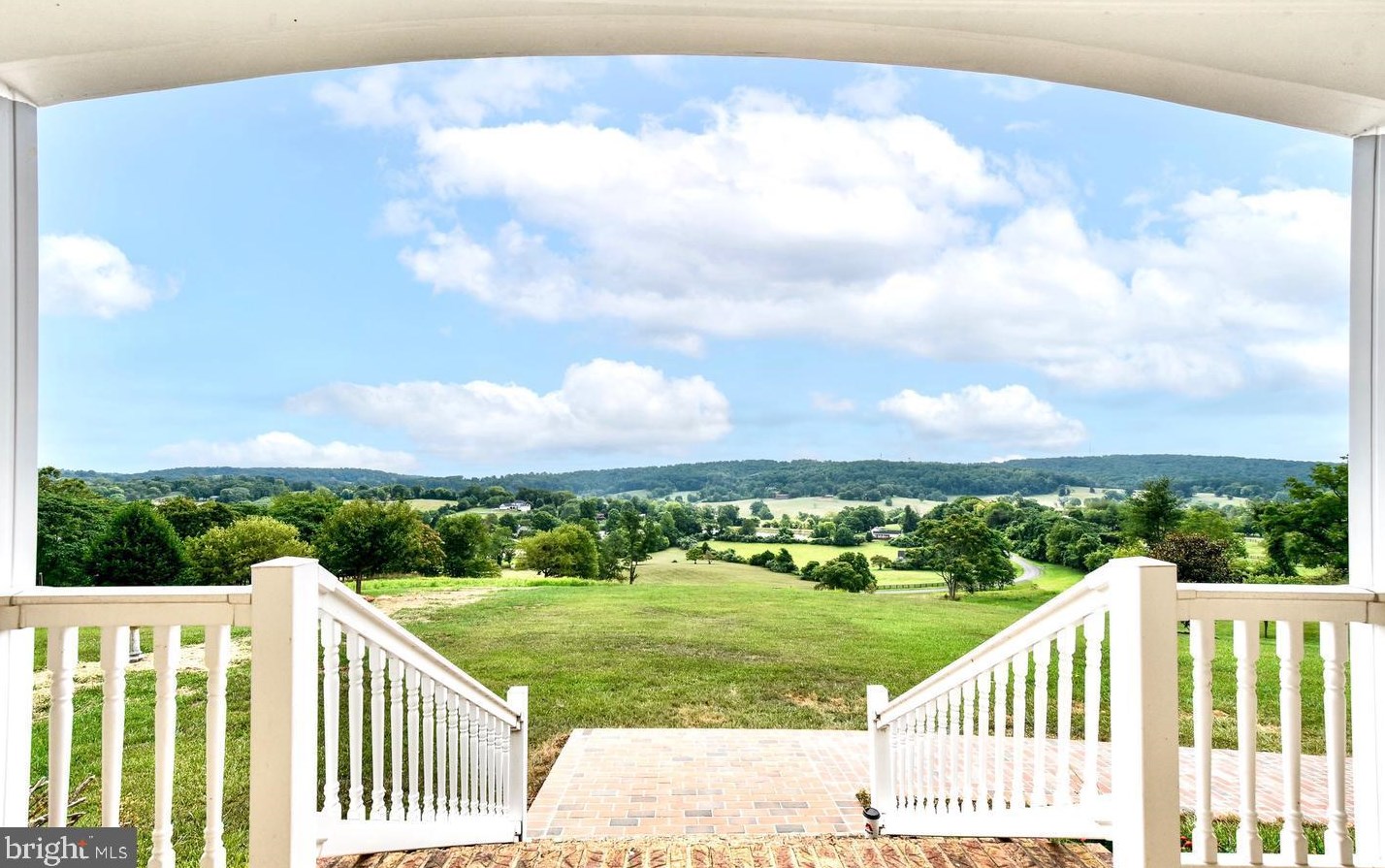 8389 Meadows Rd, Warrenton, VA 20186-7434