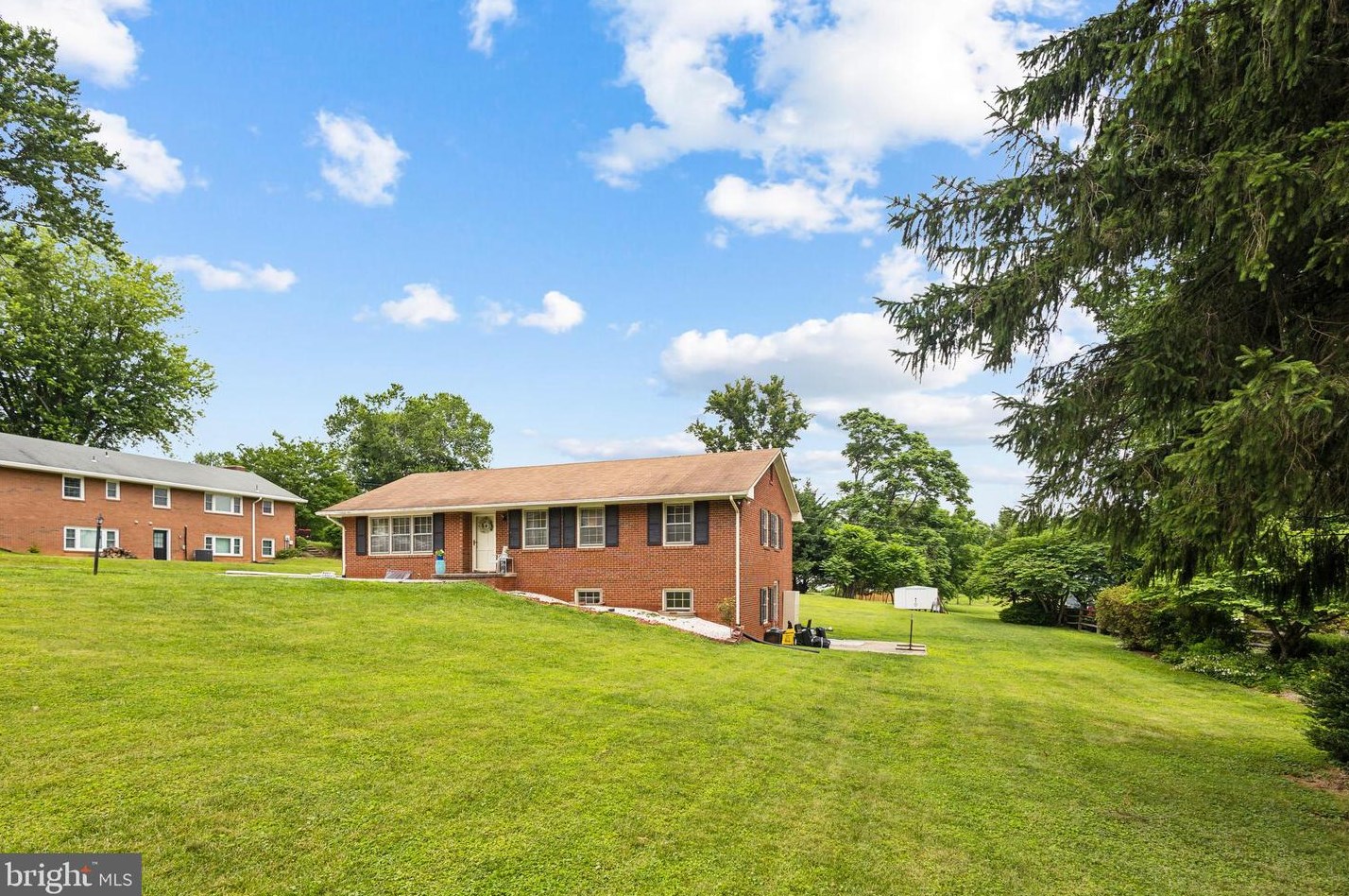 7202 Academy Rd, Warrenton, VA 20187-7101