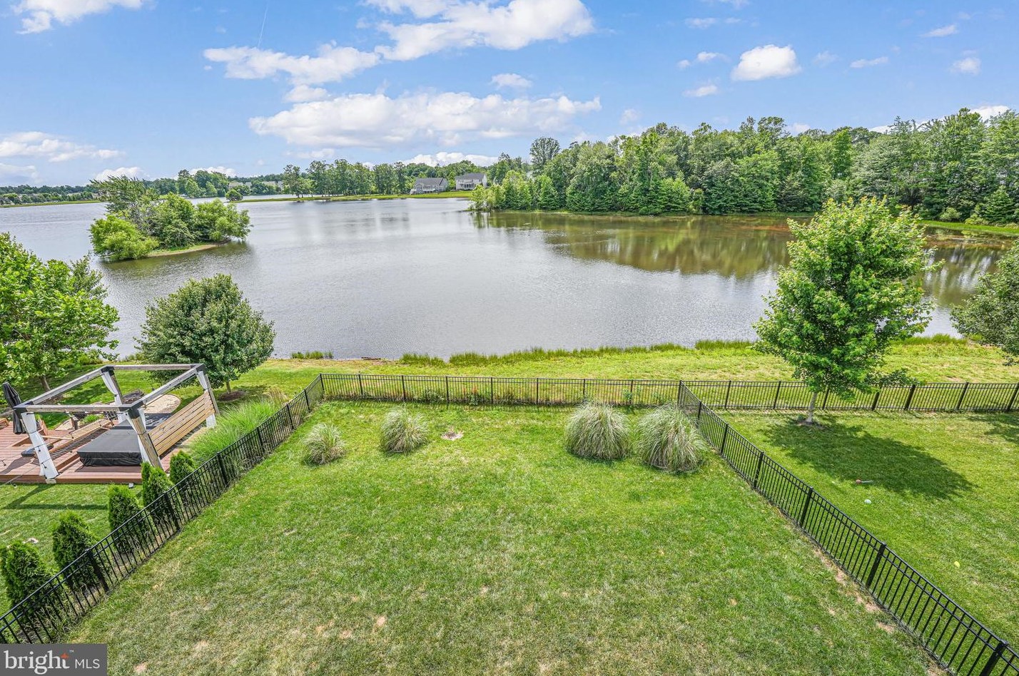 7122 Lk Dr, Warrenton VA  20187 exterior