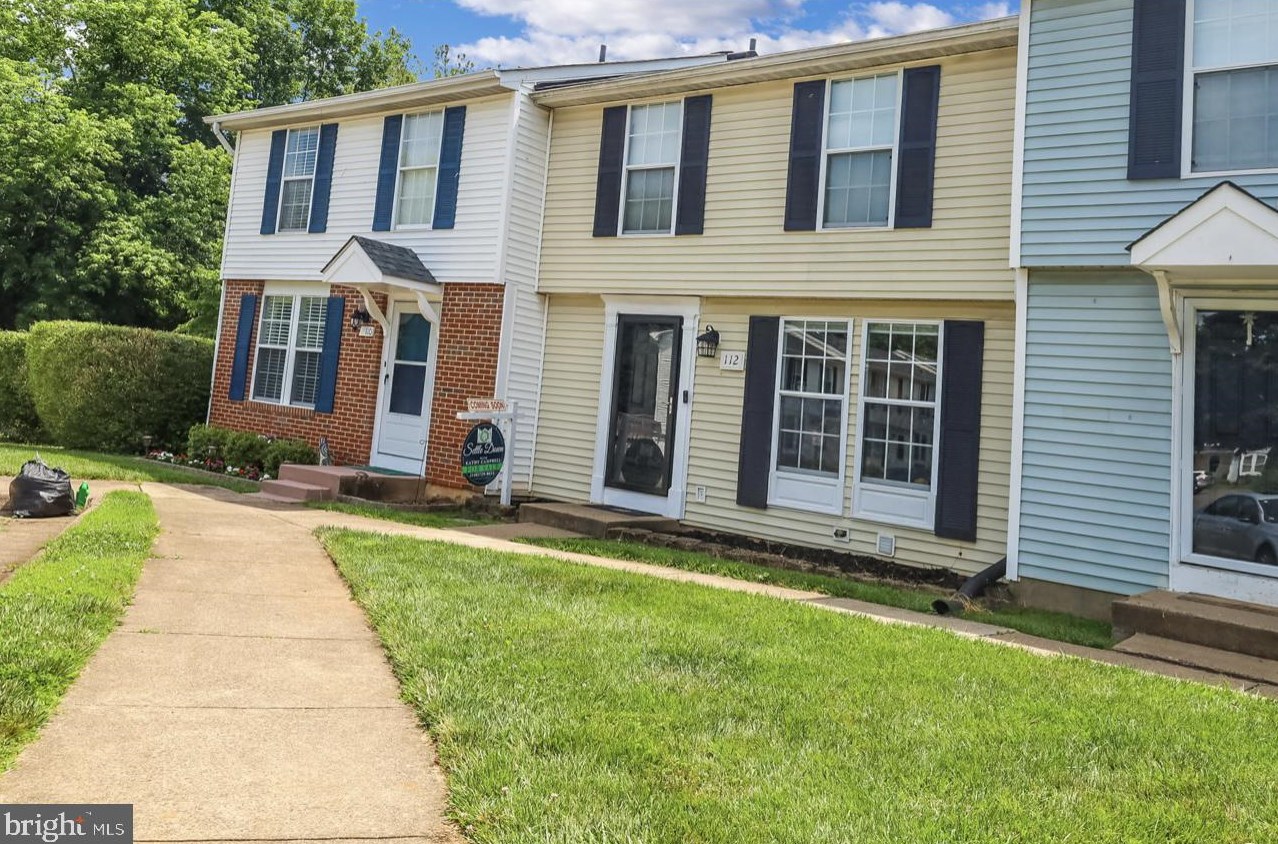 112 Oak Tree Ln, Warrenton, VA 20186