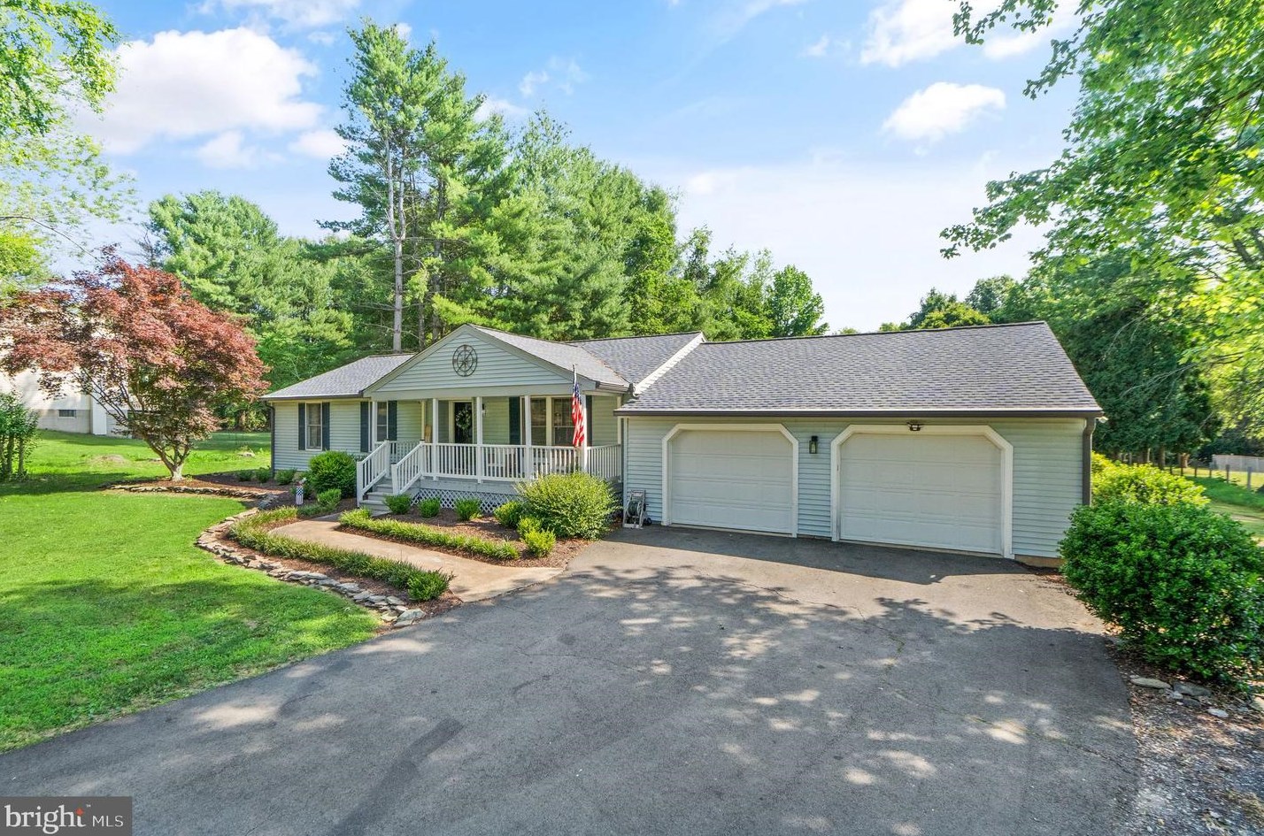 5044 Albrecht Ln, Warrenton, VA 20187