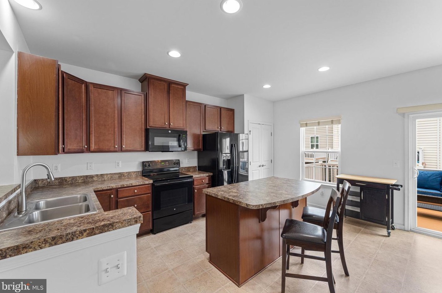 6184 Willow Pl, Bealeton, VA 22712