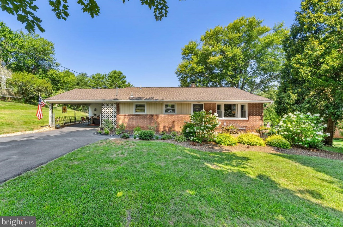 502 Foxcroft Rd, Warrenton, VA 20186