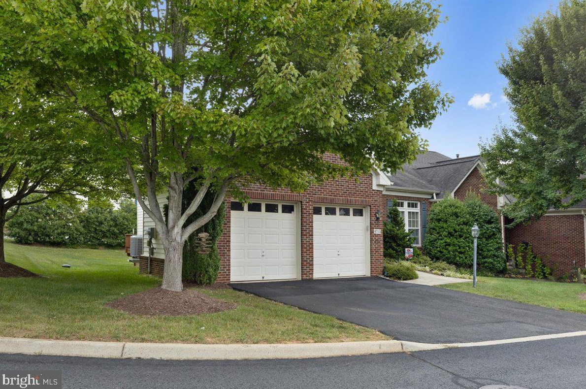 6713 Holly Farm Ln, Warrenton, VA 20187