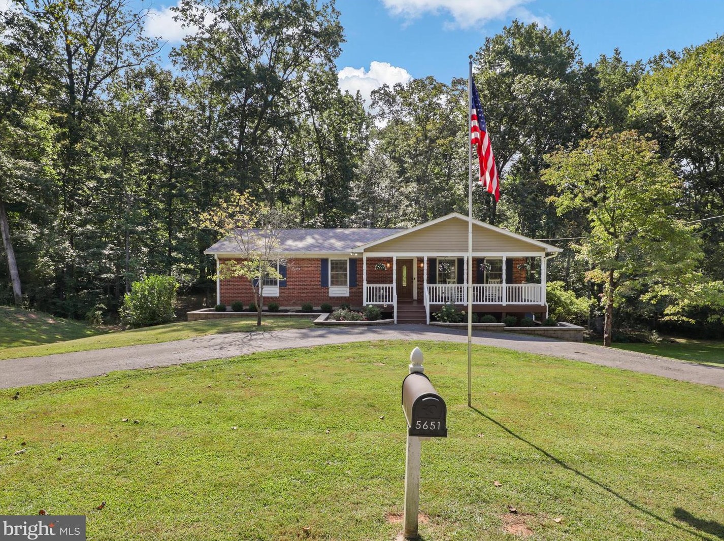 5651 Marigold Ln, Warrenton, VA 20187