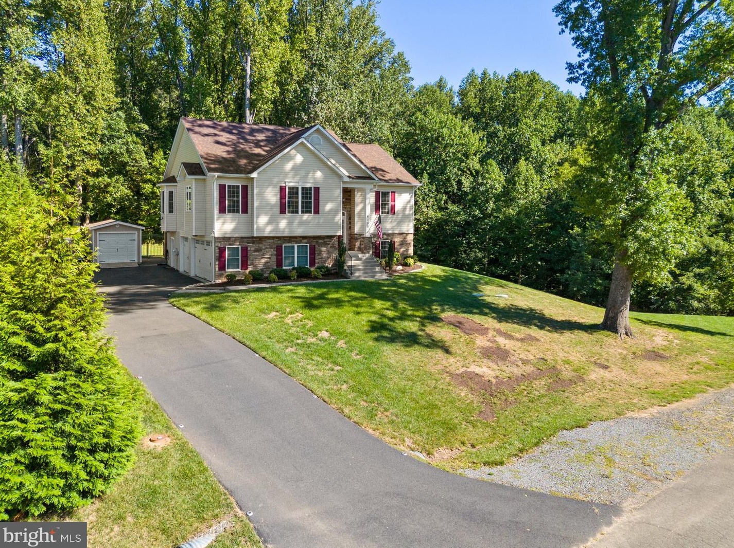 6755 Breezy Dr, Warrenton, VA 20187