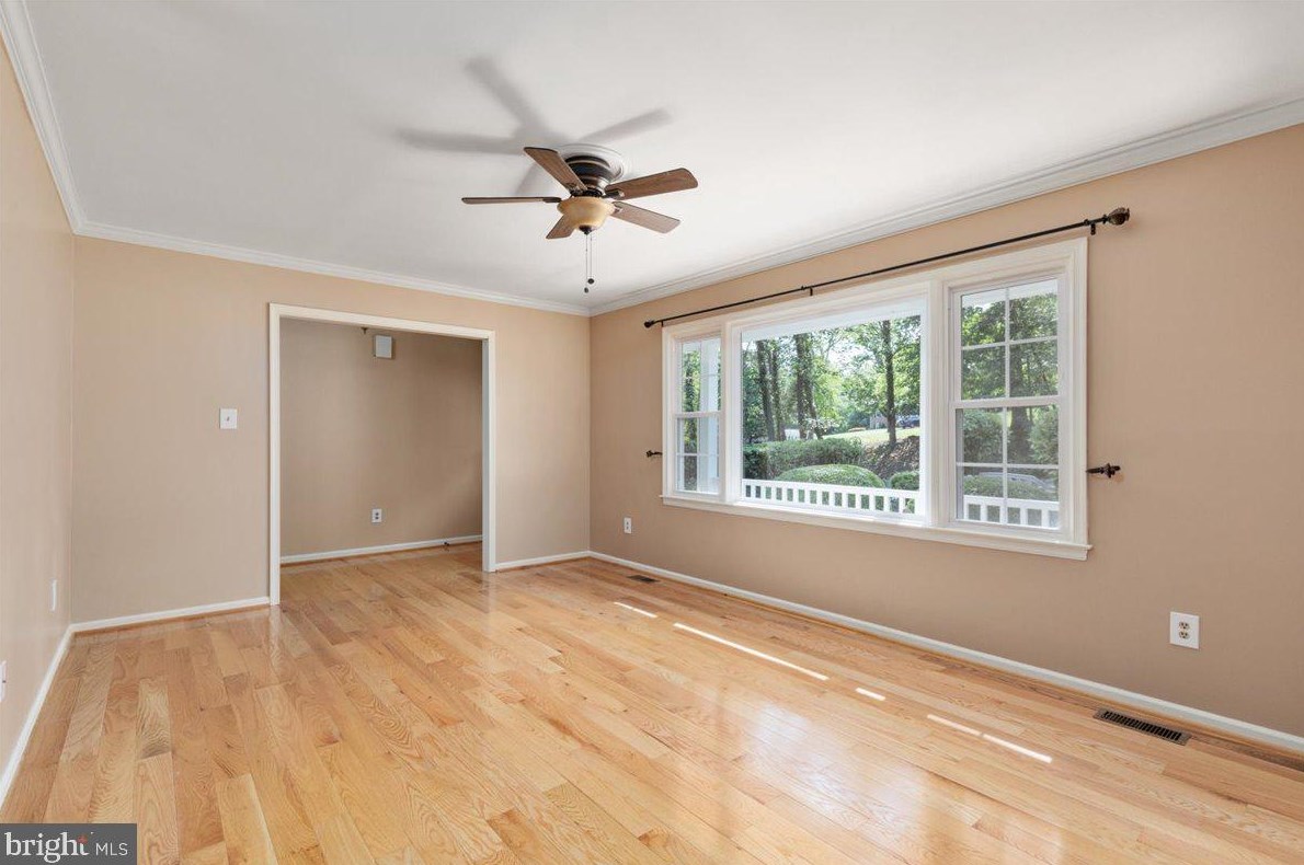 6753 Stonehurst Ct, Warrenton, VA 20187