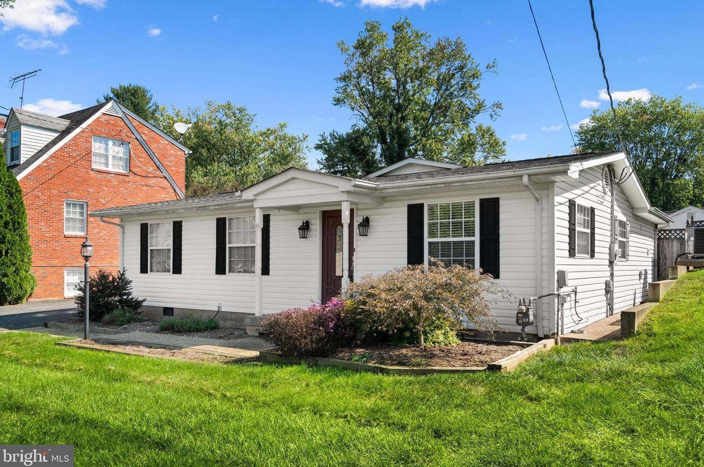 111 Moser Rd, Warrenton, VA 20186