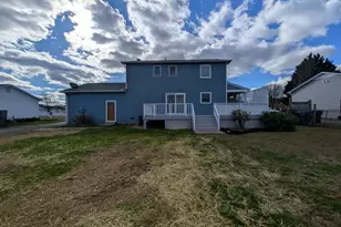 6810 Crescent Ridge Ct, Bealeton, VA 22712 - Photo 2