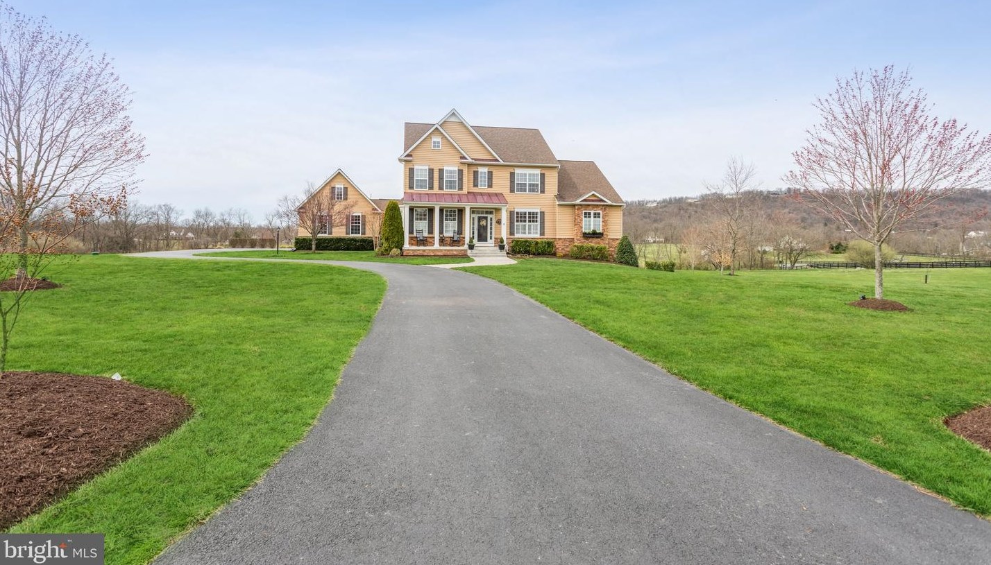 330 Crispin Trl, Winchester, VA 22603-2566