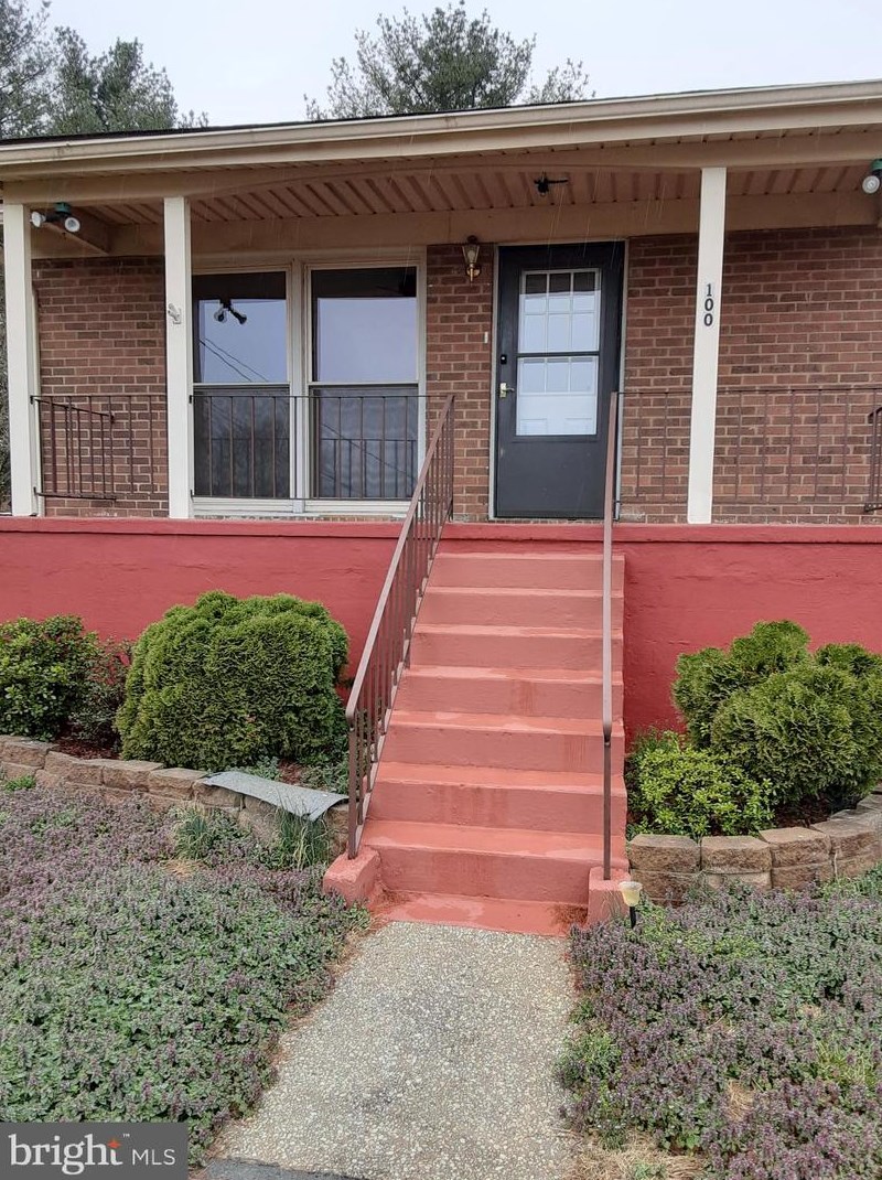 100 Plantation Dr, Winchester, VA 22602-6731