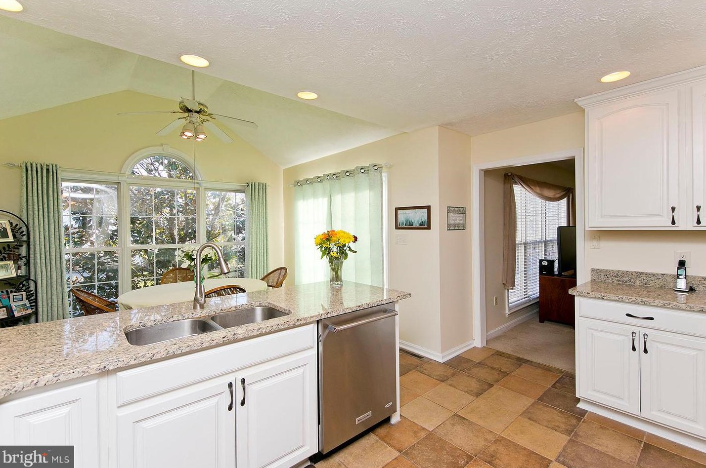 127 Driftwood Dr, Stephens City, VA 22655-2986