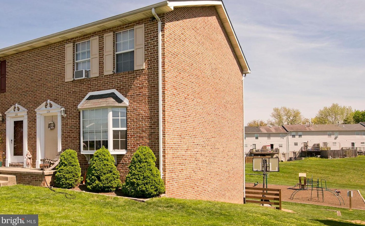 124 Little River Dr, Winchester, VA 22602-6215