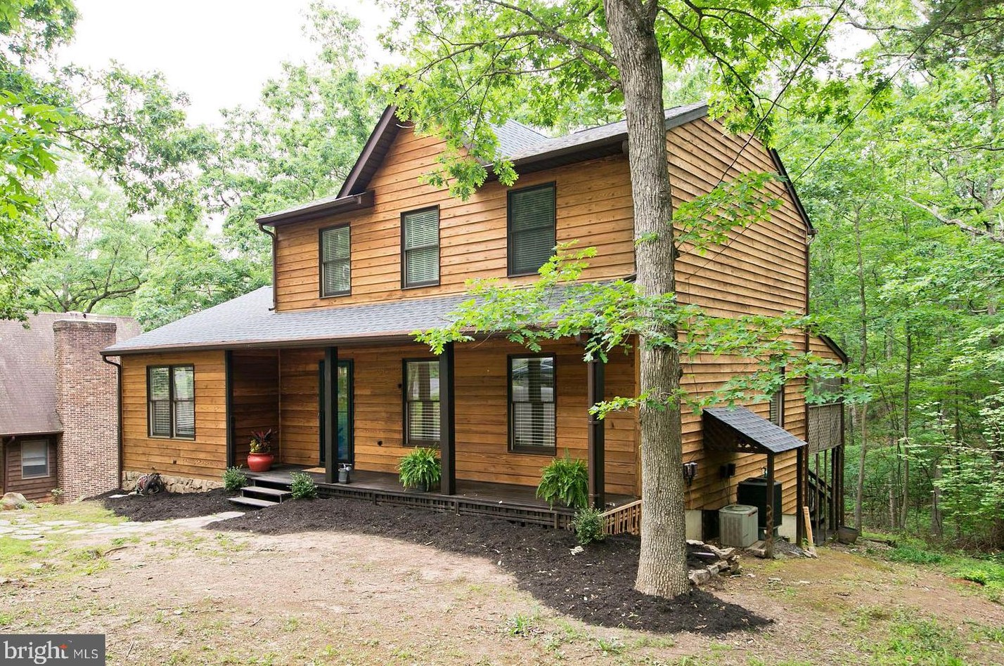 320 Overlook Dr, Cross Junction, VA 22625