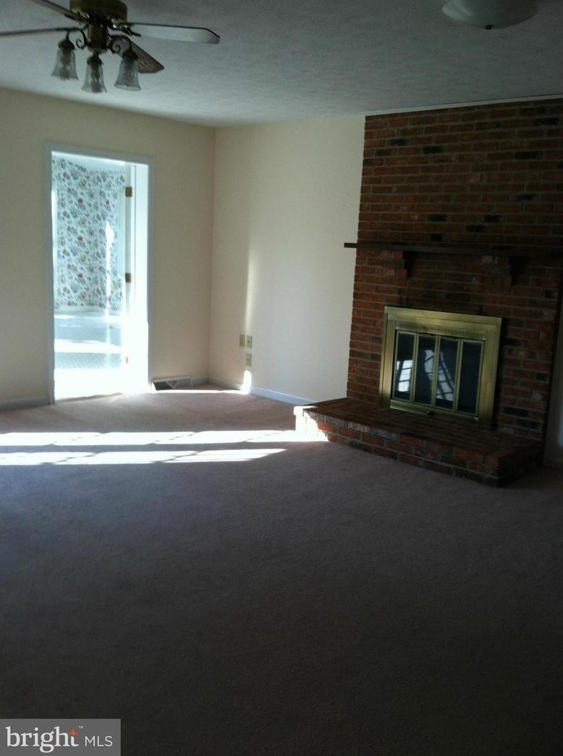 107 Columbia Cir, Stephens City, VA 22655