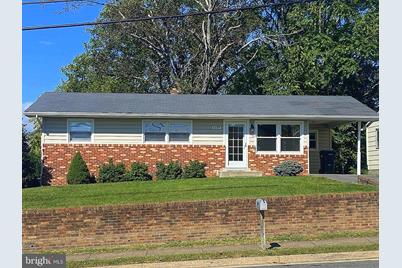 5489 Main St - Photo 1
