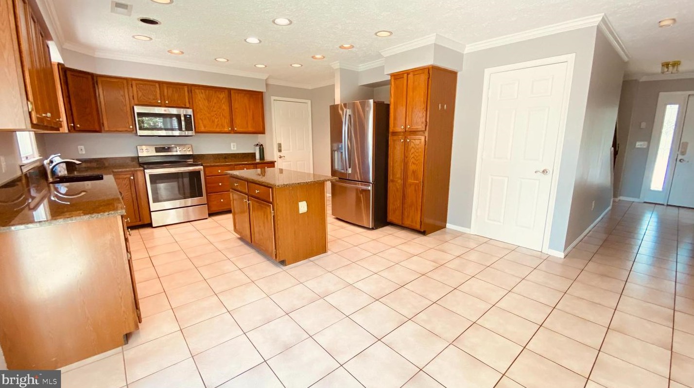 107 Clarendon Ct, Winchester, VA 22602-4356