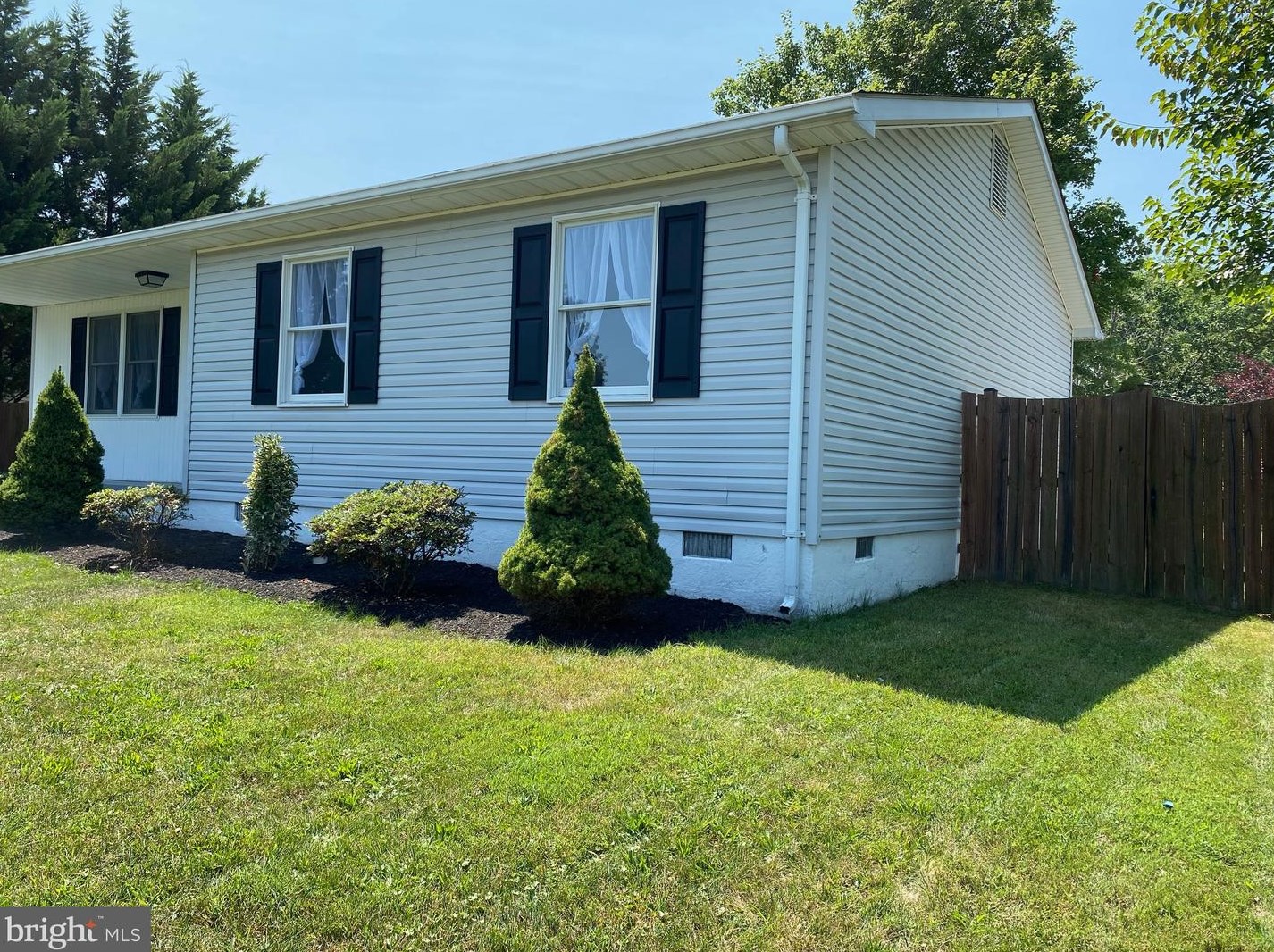 213 Somerset Dr, Stephens City, VA 22655-3503