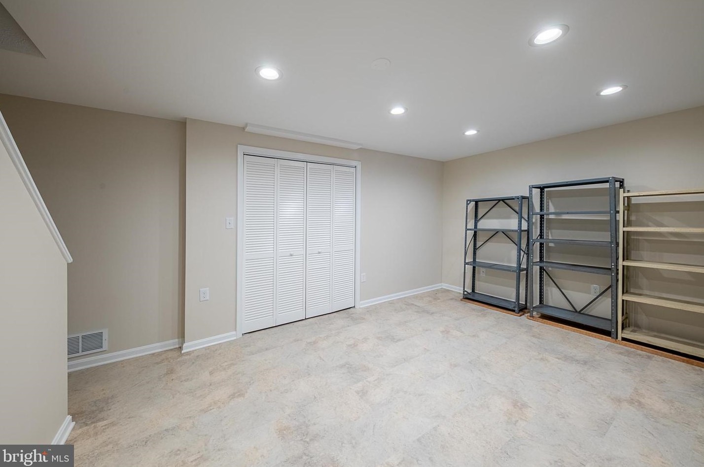 113 Waterford Ln, Winchester VA  22602-6220 exterior