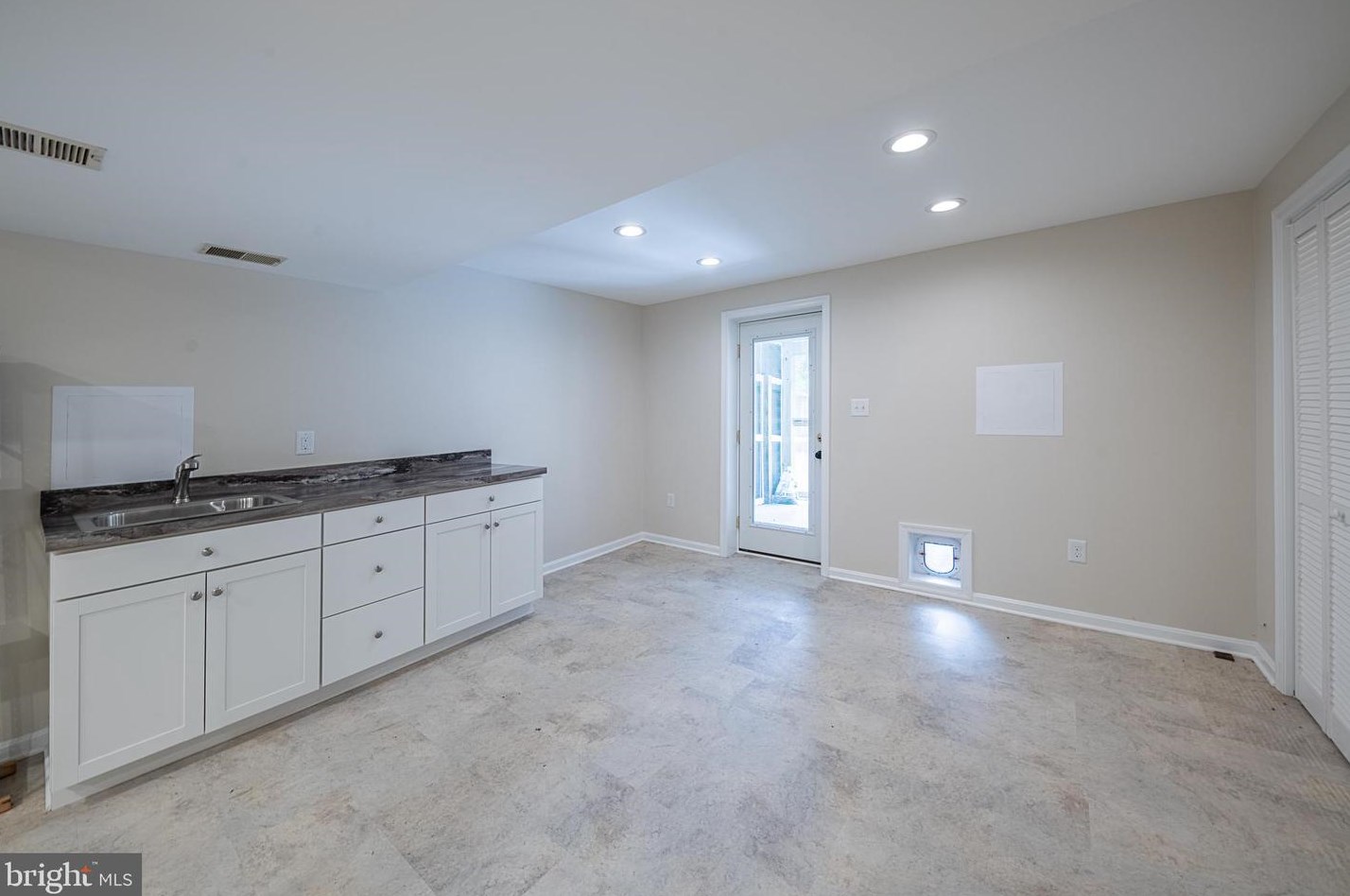 113 Waterford Ln, Winchester VA  22602-6220 exterior