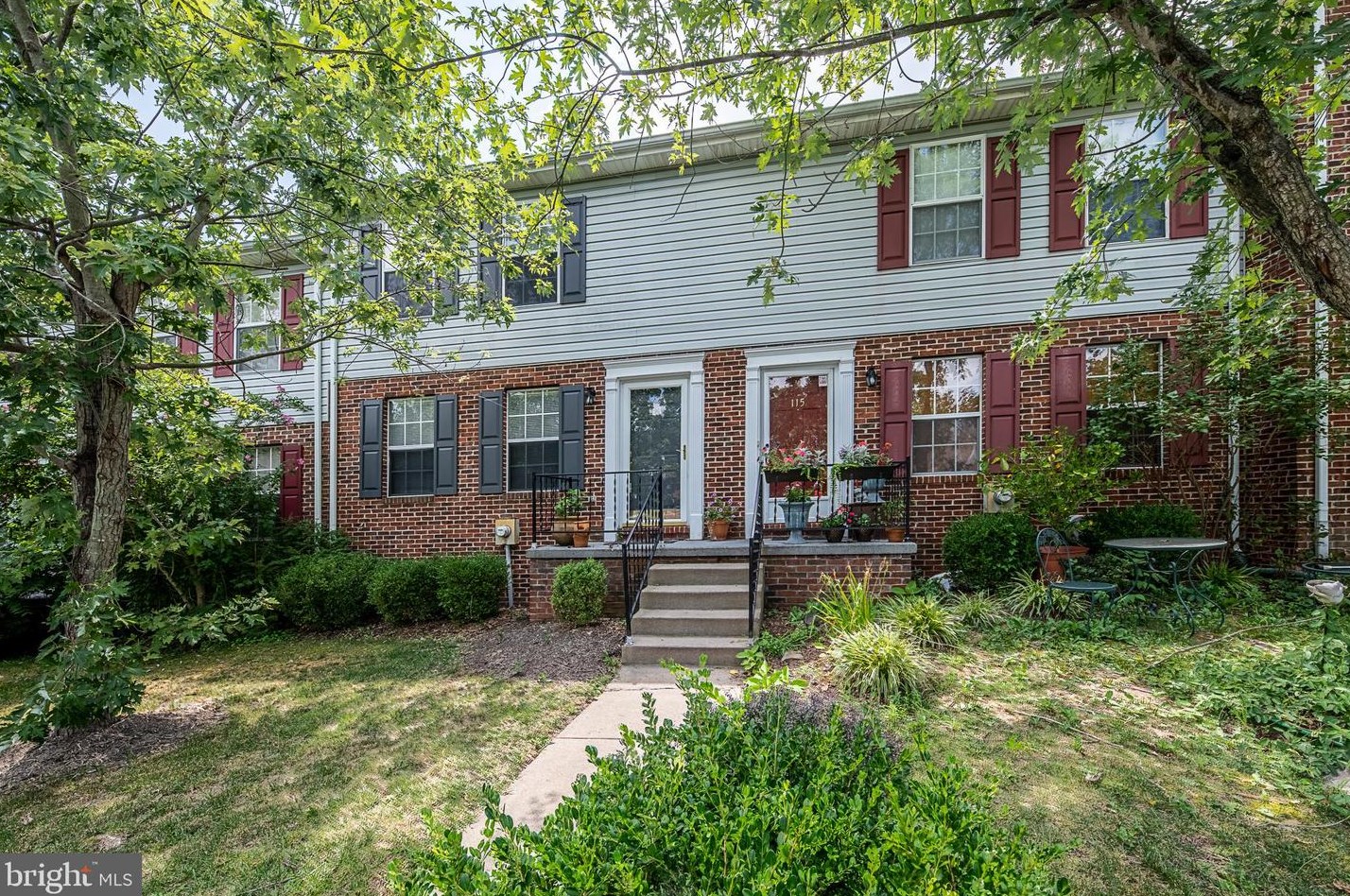 113 Waterford Ln, Winchester VA  22602-6220 exterior